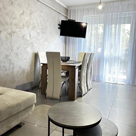 Appartamento Sunhouse Apartman Hajdúszoboszló Esterno foto