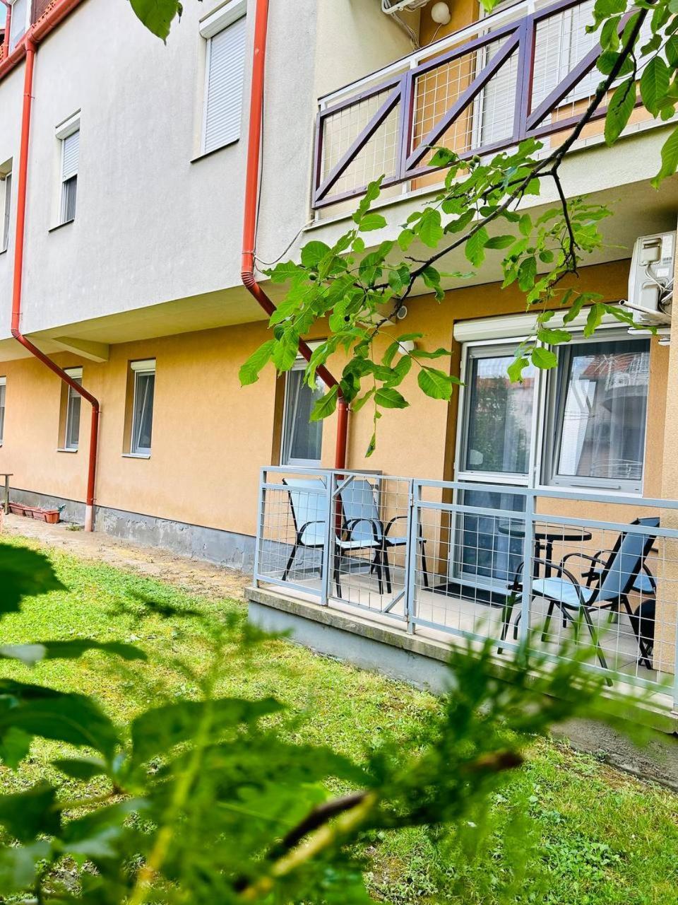 Appartamento Sunhouse Apartman Hajdúszoboszló Esterno foto