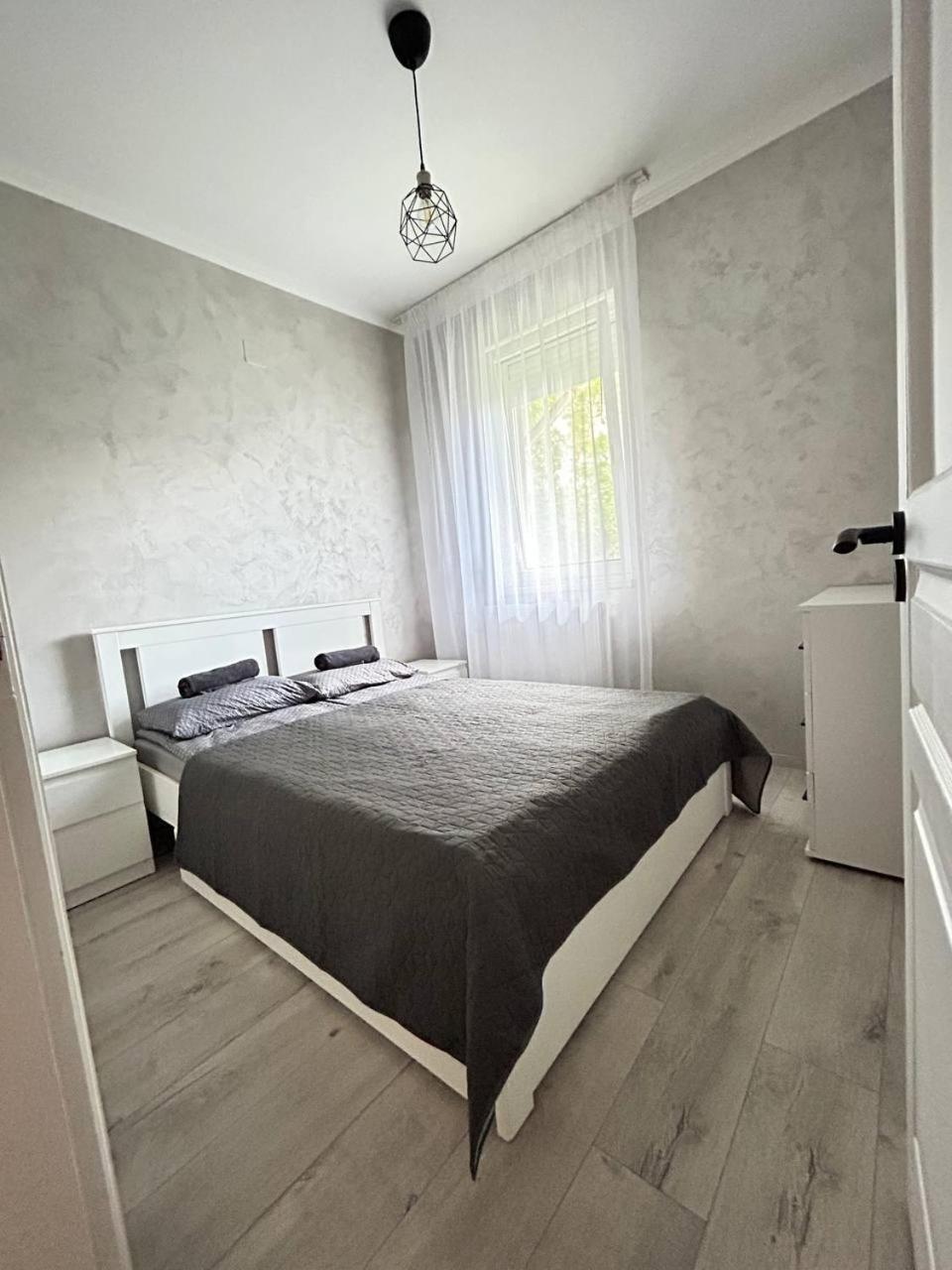 Appartamento Sunhouse Apartman Hajdúszoboszló Esterno foto